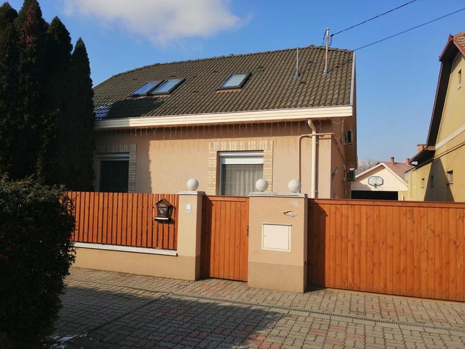 Elza Apartman Makó Esterno foto
