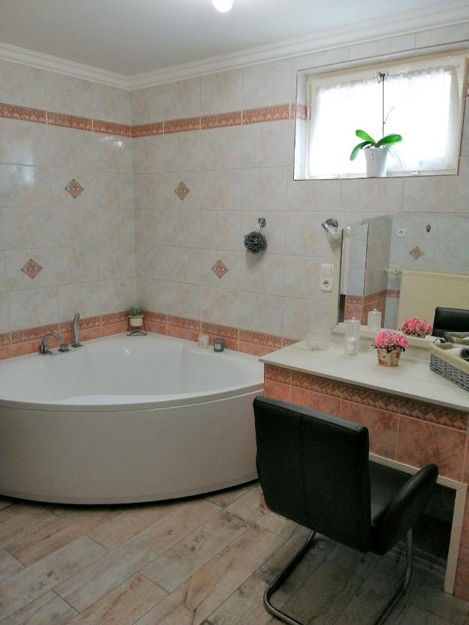 Elza Apartman Makó Esterno foto