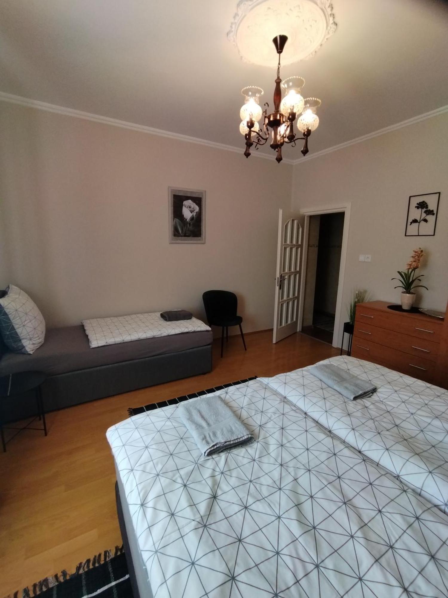 Elza Apartman Makó Esterno foto