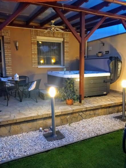 Elza Apartman Makó Esterno foto