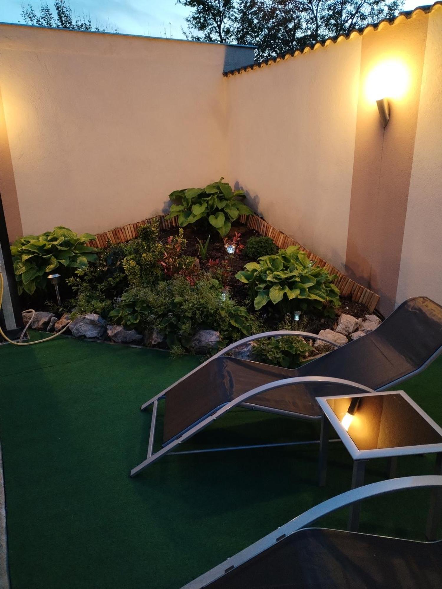 Elza Apartman Makó Esterno foto